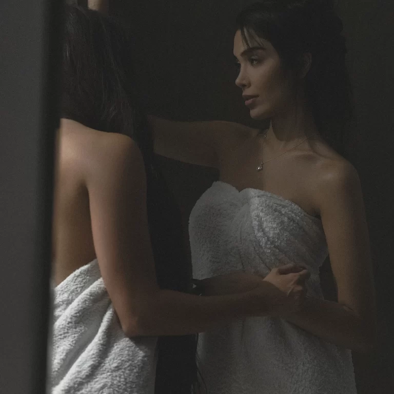 Intimate Lifestyle Photography Featuring Maneli and Mina