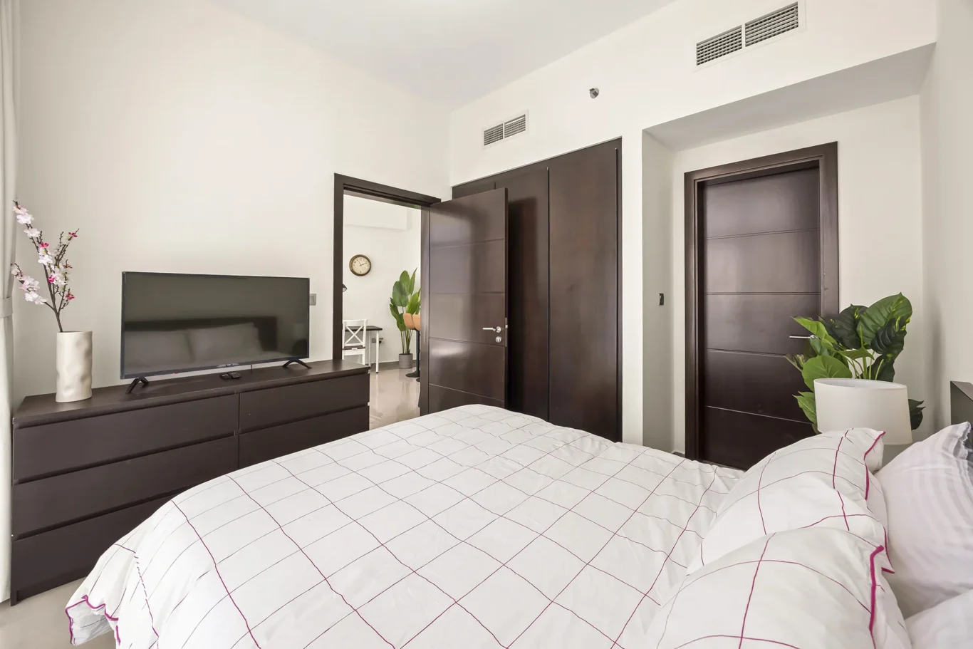1 Bedroom Damac Merano Tower Business Bay Shoot | Masoud Raoufi Photography Services 1 Bedroom Damac Merano Tower Business Bay Shoot
