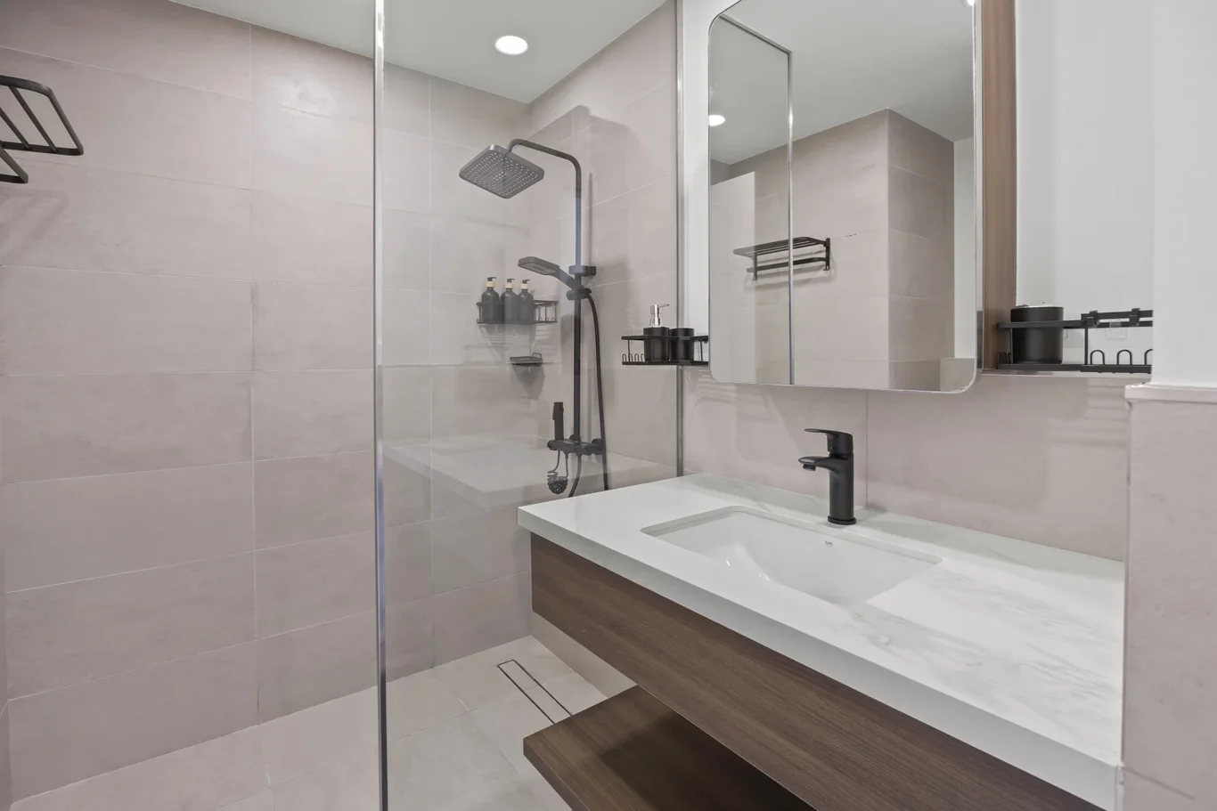 1BR Holiday Home Photography The Diplomat Block B | Masoud Raoufi Photography Services 1BR Holiday Home Photography The Diplomat Block B