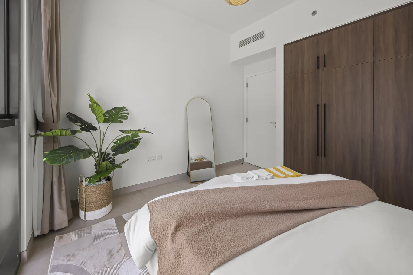 1BR Holiday Home Photography The Diplomat Block B | Masoud Raoufi Photography Services 1BR Holiday Home Photography The Diplomat Block B