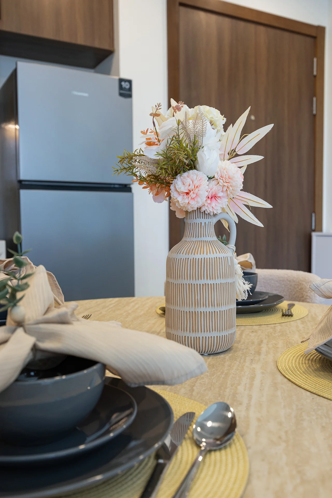 1BR Holiday Home Photography The Diplomat Block B | Masoud Raoufi Photography Services 1BR Holiday Home Photography The Diplomat Block B
