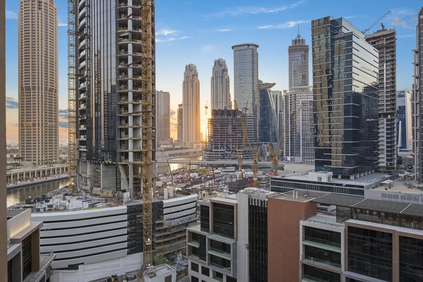 2 Bedroom with Canal View Photography in Peninsula Five | Masoud Raoufi Photography Services 2 Bedroom with Canal View Photography in Peninsula Five