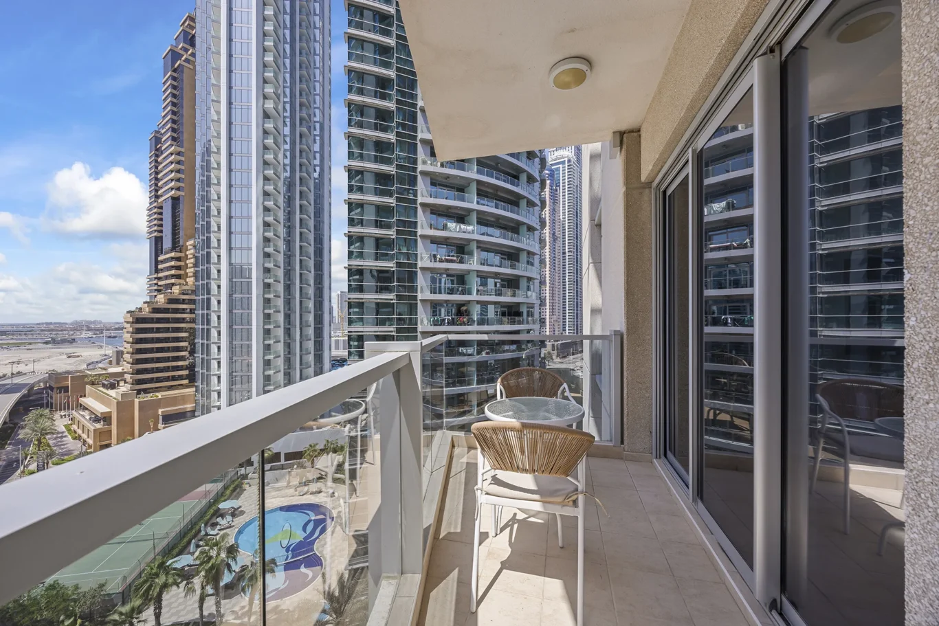 Holiday Home Photoshoot in Marina Tower Dubai | Masoud Raoufi Photography Services Holiday Home Photoshoot in Marina Tower Dubai