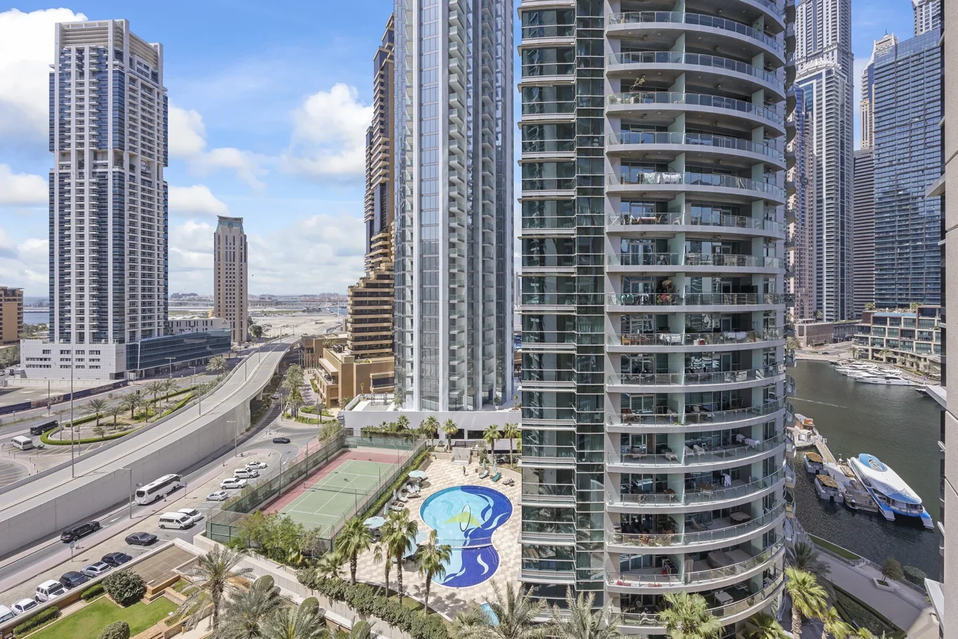 Holiday Home Photoshoot in Marina Tower Dubai | Masoud Raoufi Photography Services Holiday Home Photoshoot in Marina Tower Dubai
