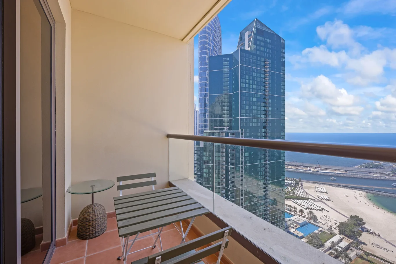 JBR Shams 4 | ProfessionalAirbnb Photoshoot in Dubai | Masoud Raoufi Photography Services JBR Shams 4 | ProfessionalAirbnb Photoshoot in Dubai