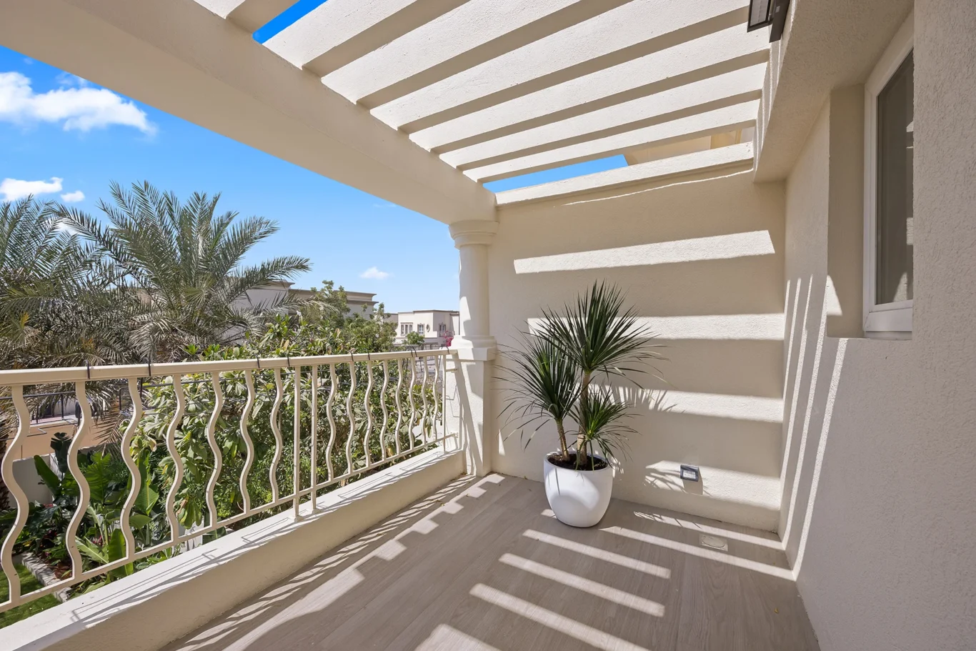 Duplex Villa Photography in Emirates Hills | Apex Homes Co | Masoud Raoufi Photography Services Duplex Villa Photography in Emirates Hills | Apex Homes Co