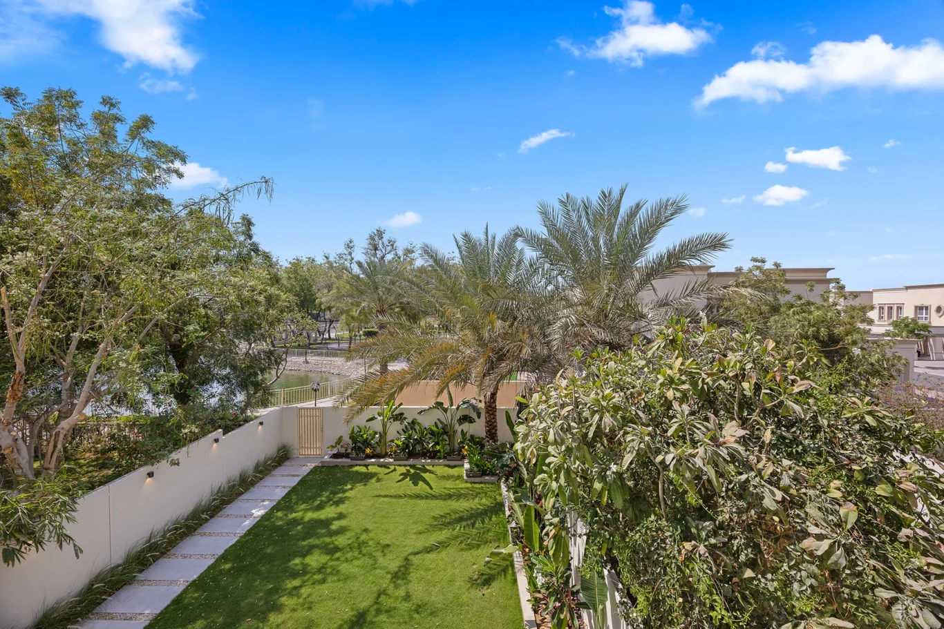 Duplex Villa Photography in Emirates Hills | Apex Homes Co | Masoud Raoufi Photography Services Duplex Villa Photography in Emirates Hills | Apex Homes Co