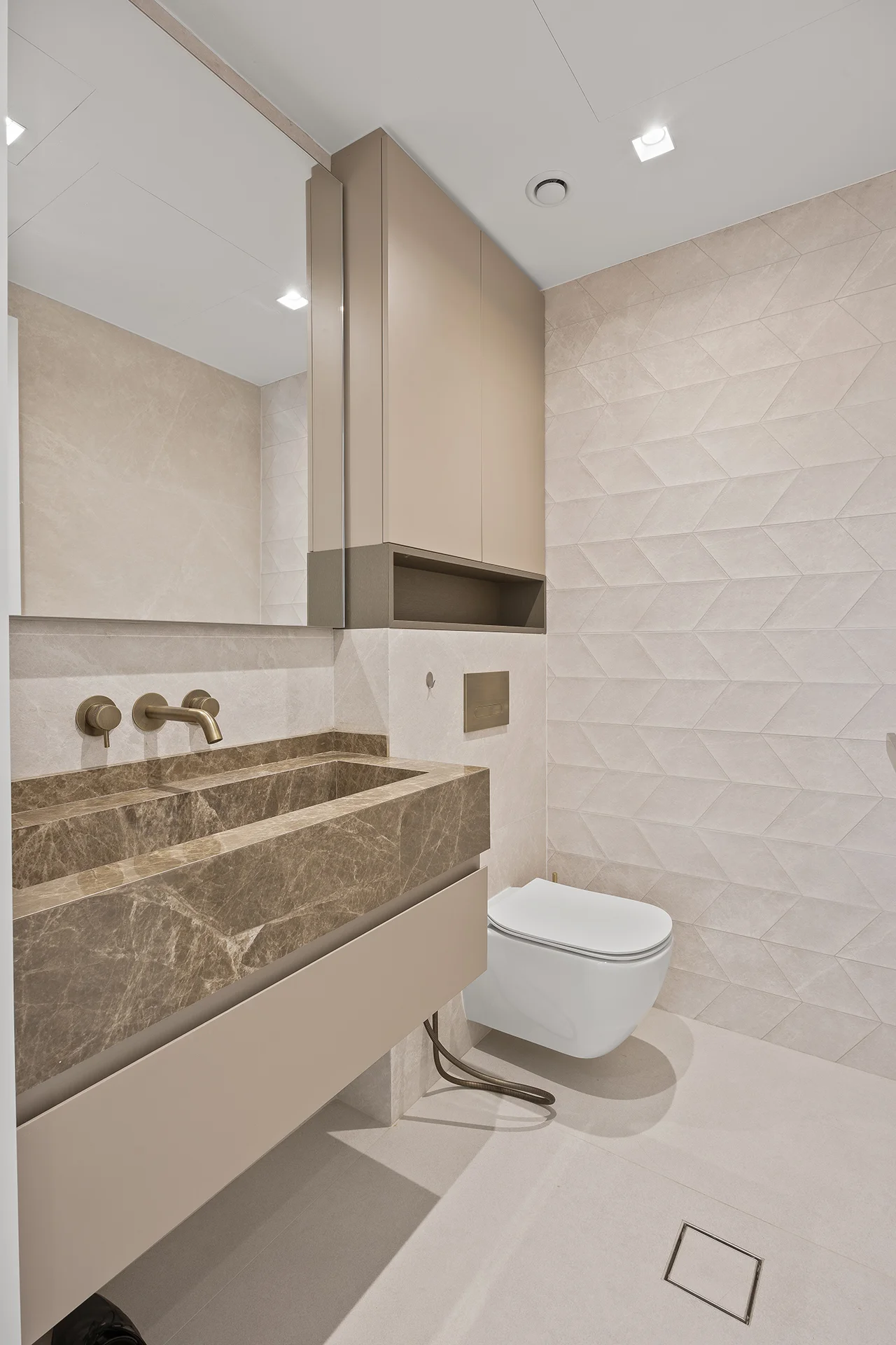 Duplex Villa Photography in Emirates Hills | Apex Homes Co | Masoud Raoufi Photography Services Duplex Villa Photography in Emirates Hills | Apex Homes Co