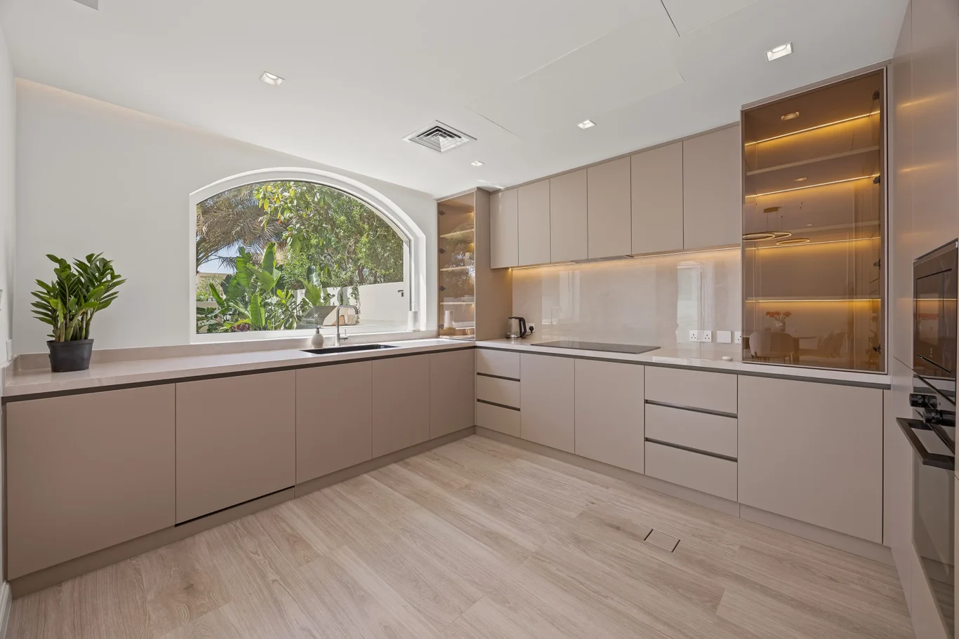 Duplex Villa Photography in Emirates Hills | Apex Homes Co | Masoud Raoufi Photography Services Duplex Villa Photography in Emirates Hills | Apex Homes Co