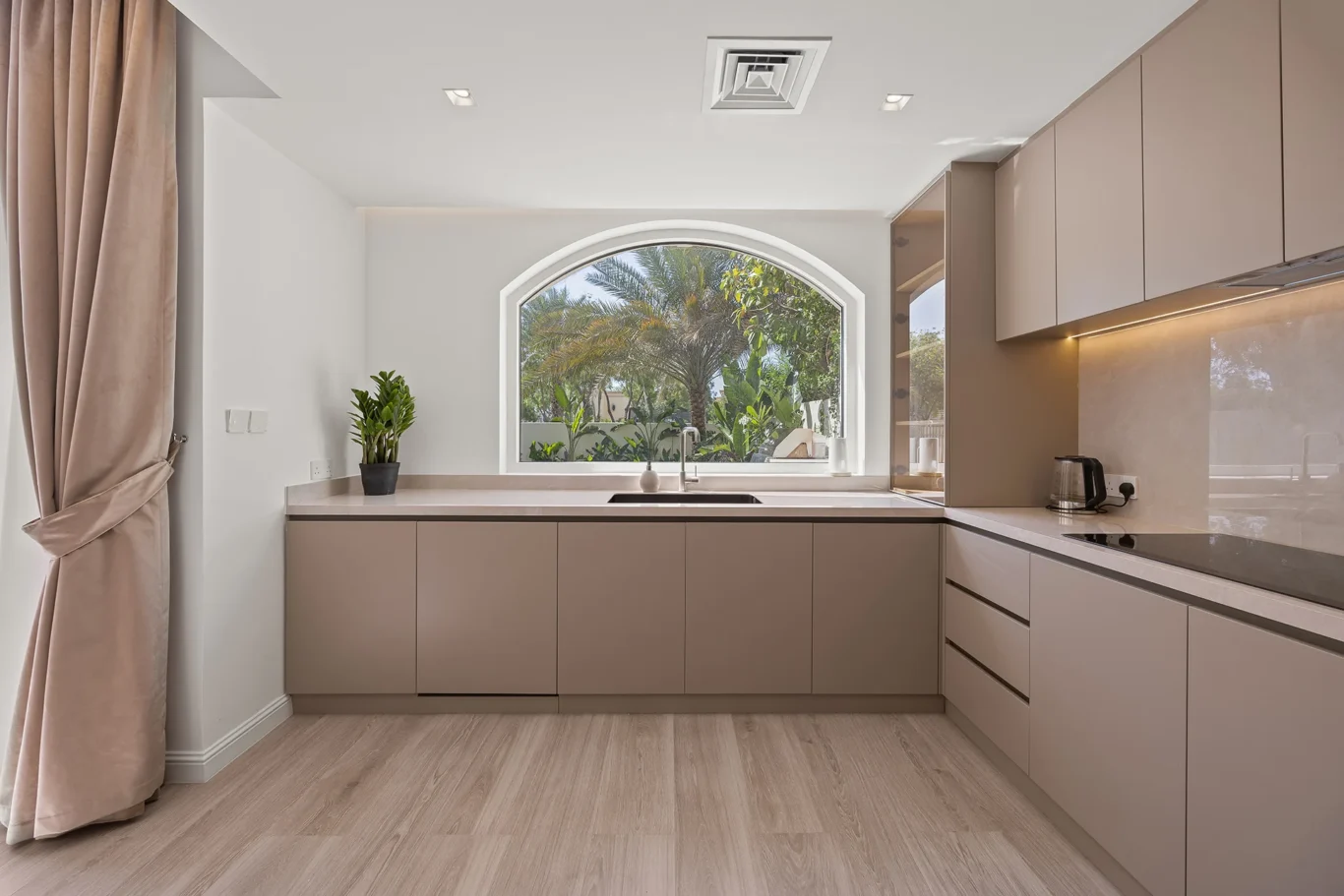 Duplex Villa Photography in Emirates Hills | Apex Homes Co | Masoud Raoufi Photography Services Duplex Villa Photography in Emirates Hills | Apex Homes Co