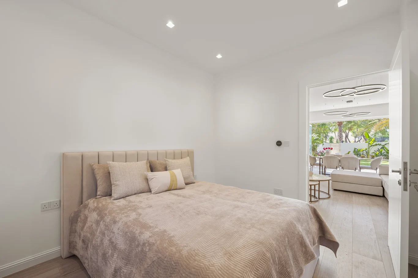 Duplex Villa Photography in Emirates Hills | Apex Homes Co | Masoud Raoufi Photography Services Duplex Villa Photography in Emirates Hills | Apex Homes Co