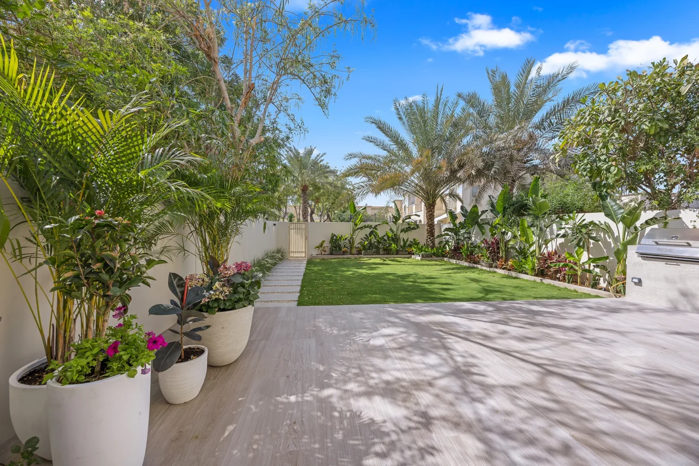 Duplex Villa Photography in Emirates Hills | Apex Homes Co | Masoud Raoufi Photography Services Duplex Villa Photography in Emirates Hills | Apex Homes Co