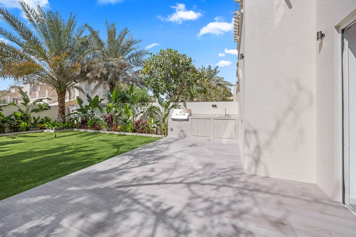 Duplex Villa Photography in Emirates Hills | Apex Homes Co | Masoud Raoufi Photography Services Duplex Villa Photography in Emirates Hills | Apex Homes Co