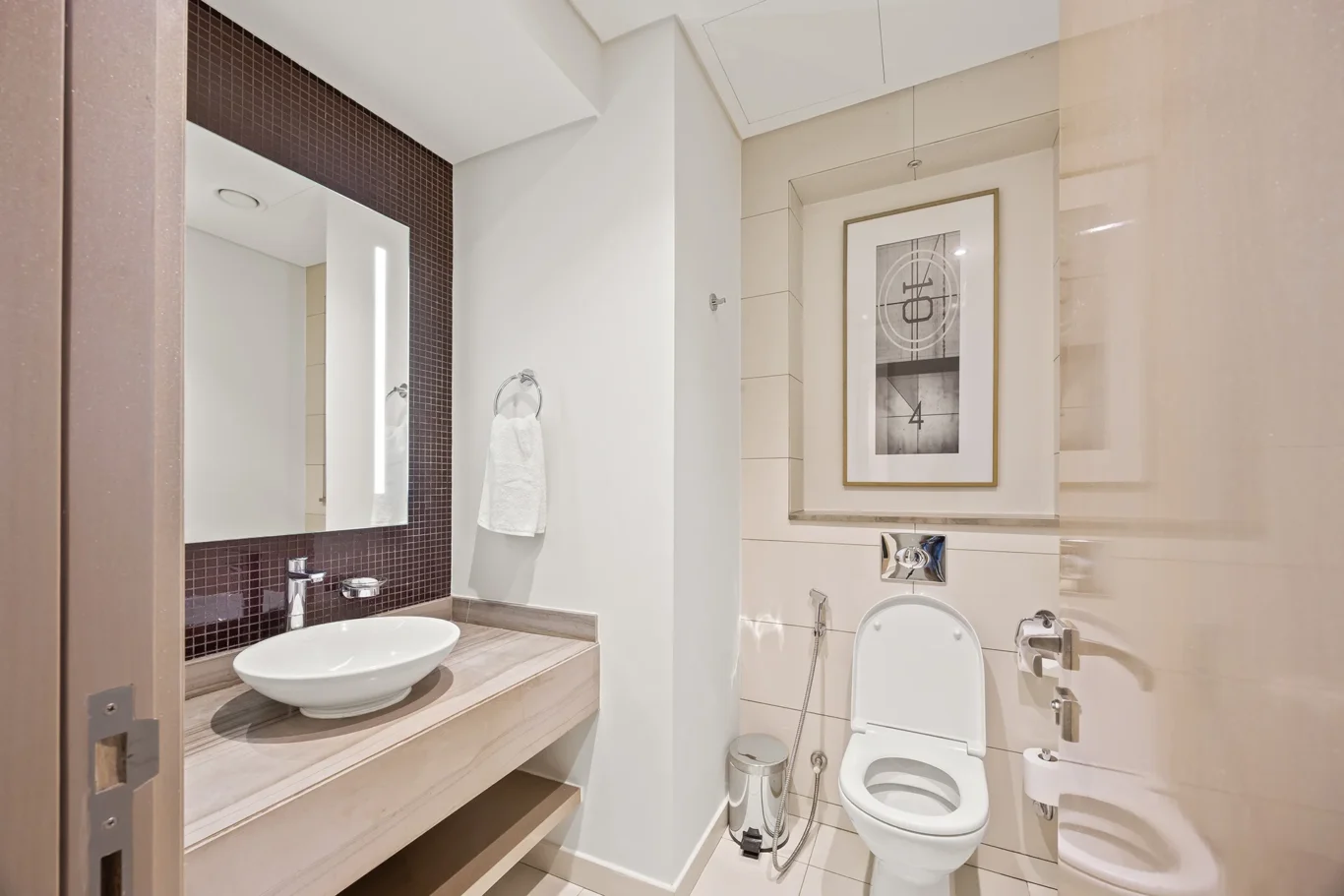 1 Bedroom Airbnb Photoshoot | Damac Paramount Tower | Masoud Raoufi Photography Services 1 Bedroom Airbnb Photoshoot | Damac Paramount Tower