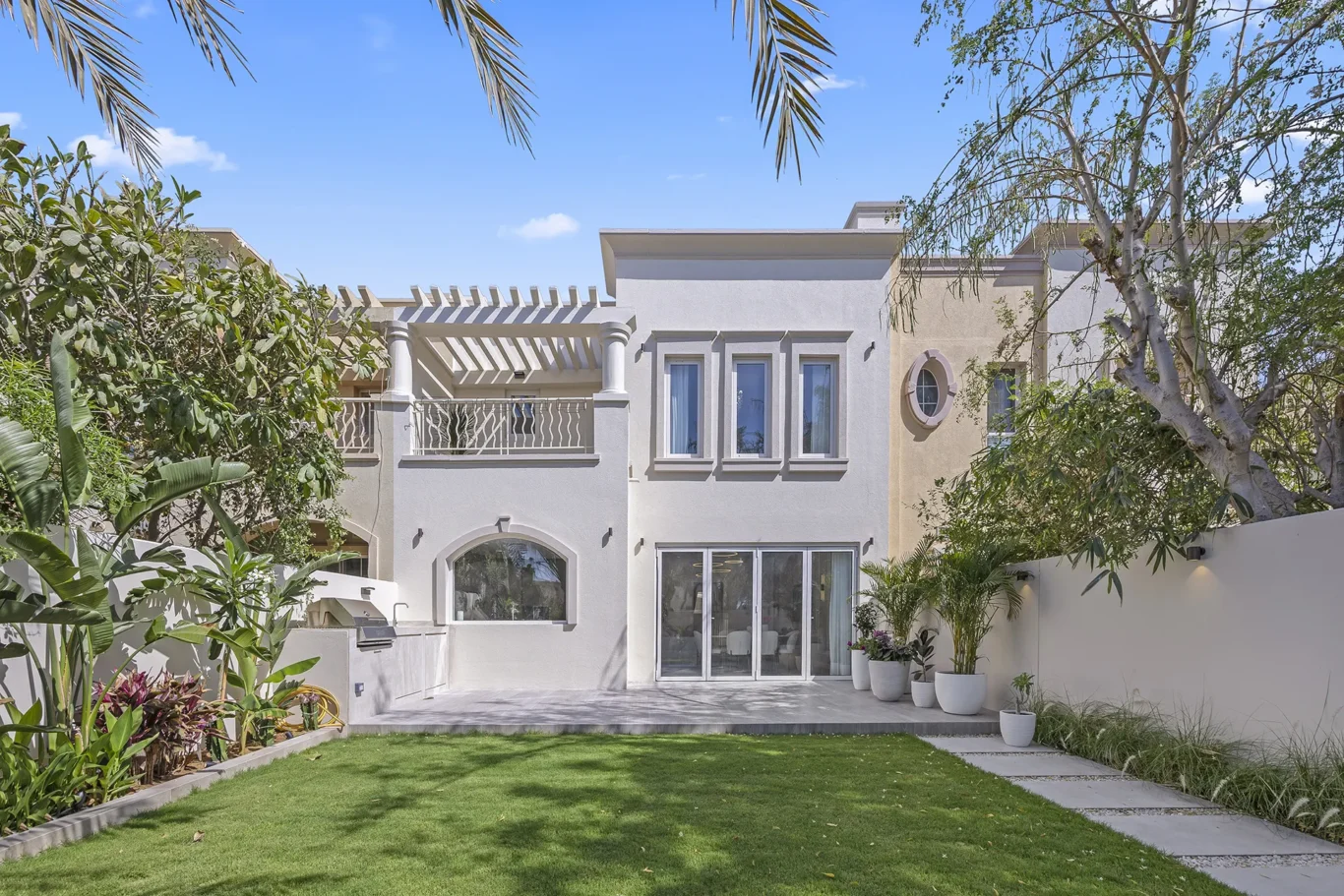 Duplex Villa Photography in Emirates Hills | Apex Homes Co | Masoud Raoufi Photography Services Duplex Villa Photography in Emirates Hills | Apex Homes Co