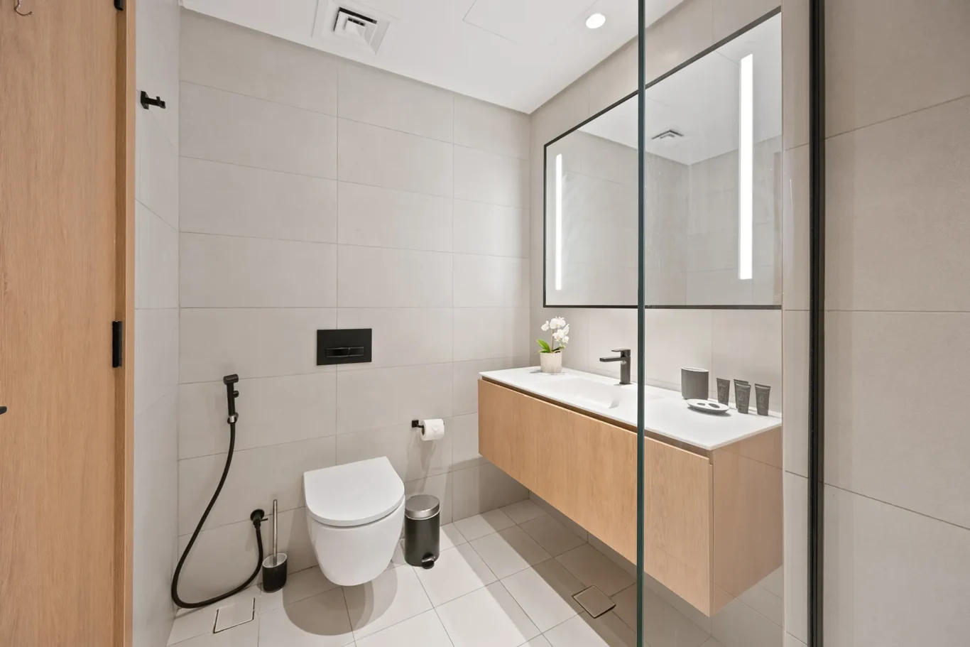Minimal Studio Unit Photography | Marquise Square Tower | Masoud Raoufi Photography Services Minimal Studio Unit Photography | Marquise Square Tower