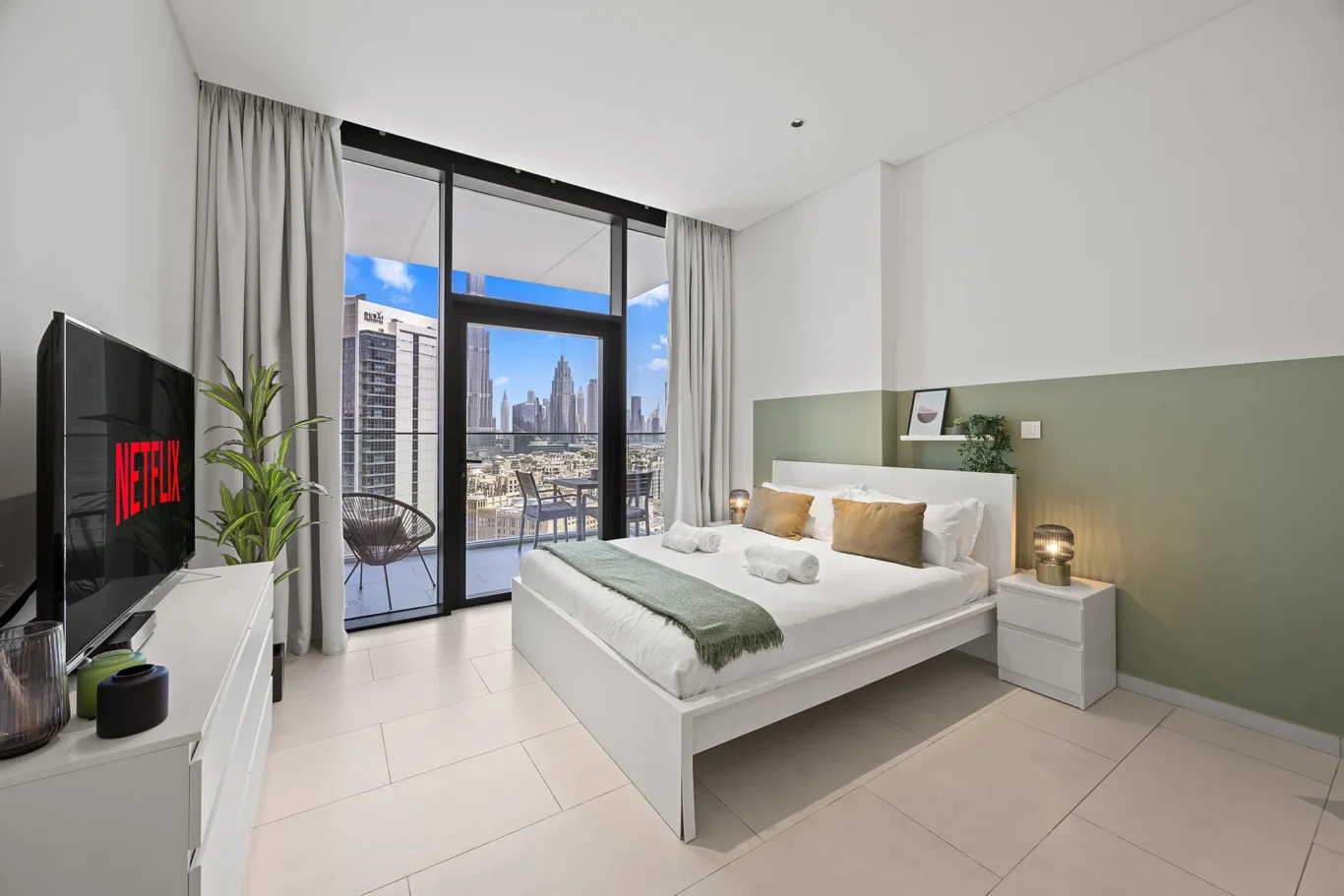 Minimal Studio Unit Photography | Marquise Square Tower | Masoud Raoufi Photography Services Minimal Studio Unit Photography | Marquise Square Tower