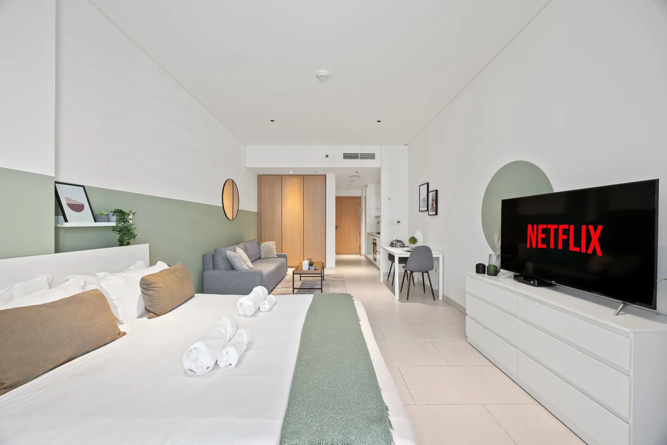 Minimal Studio Unit Photography | Marquise Square Tower | Masoud Raoufi Photography Services Minimal Studio Unit Photography | Marquise Square Tower