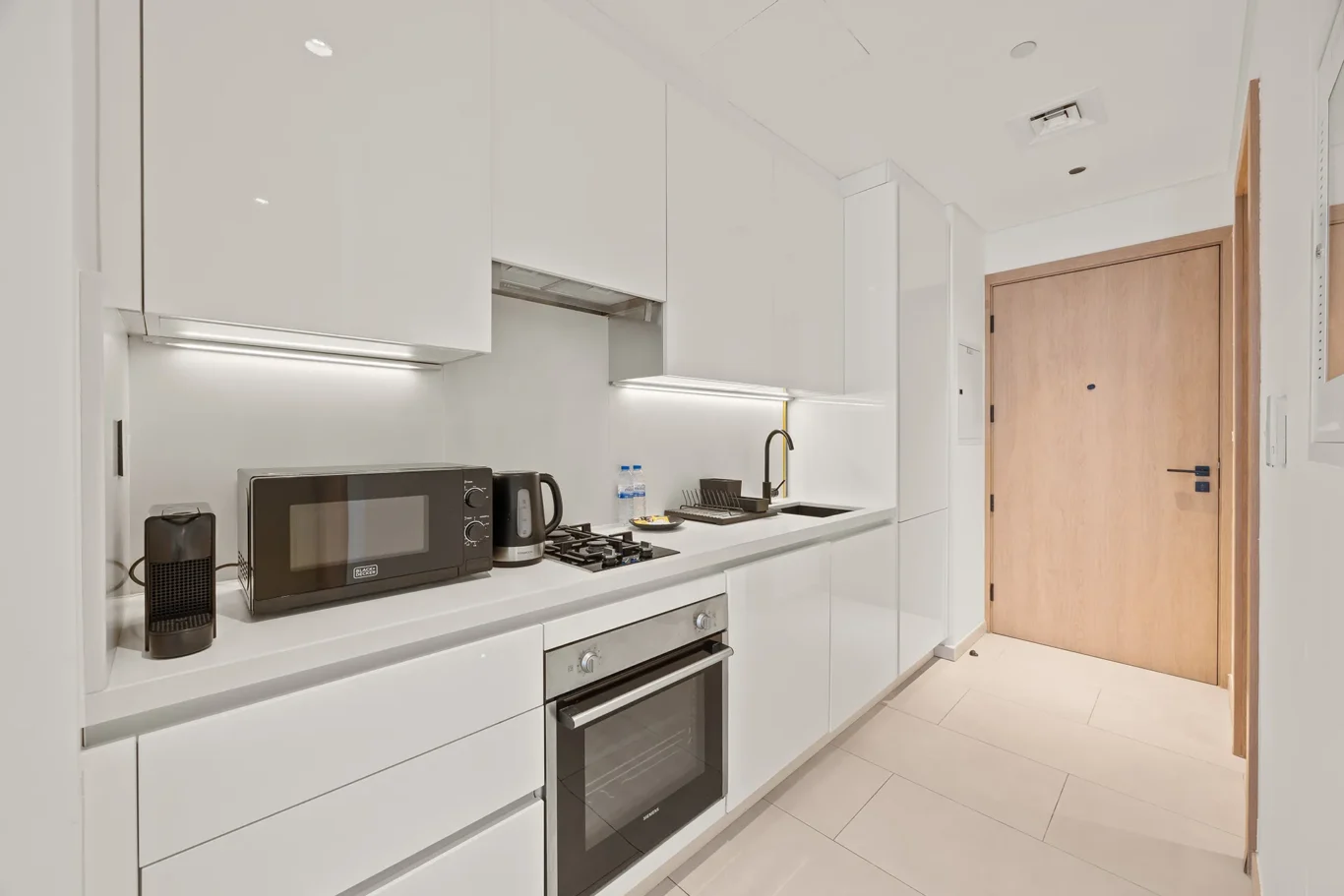 Studio Unit Airbnb Photography | Marquise Square Tower | Masoud Raoufi Photography Services Studio Unit Airbnb Photography | Marquise Square Tower