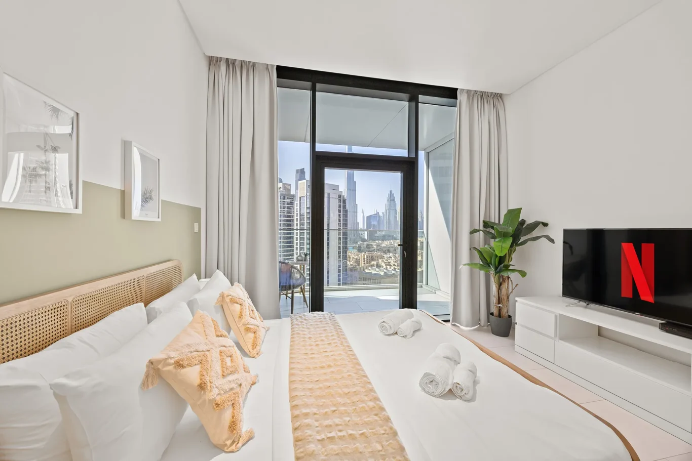 Studio Unit Airbnb Photography | Marquise Square Tower | Masoud Raoufi Photography Services Studio Unit Airbnb Photography | Marquise Square Tower