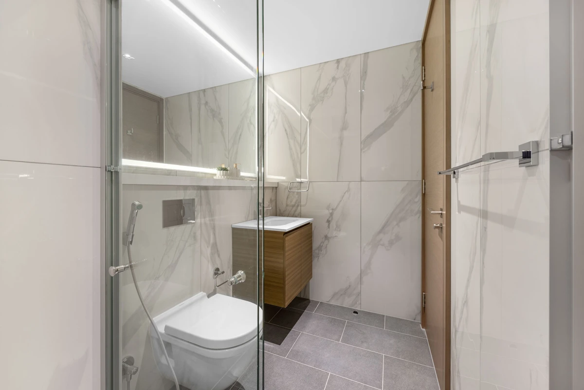 Guest bathroom and amenity kit, Airbnb photography at Crest Grande, Sobha Hartland, Dubai